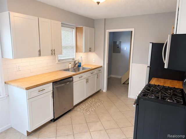 1522 S Campbell Road, Royal Oak, MI 48067