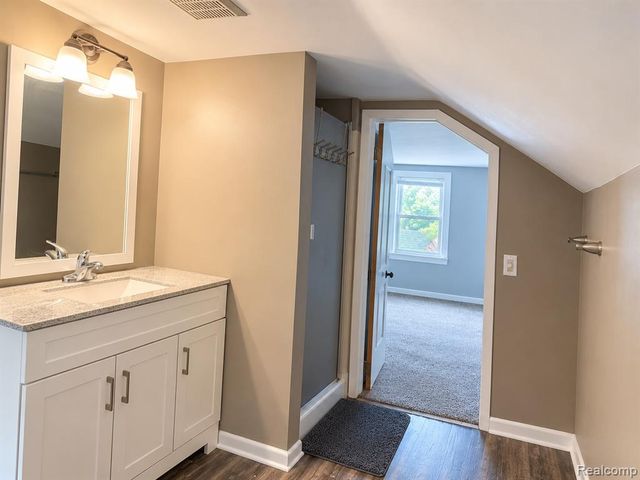 1522 S Campbell Road, Royal Oak, MI 48067
