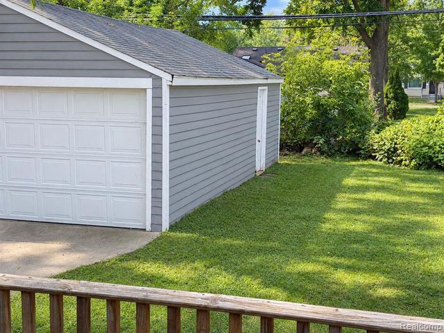 1522 S Campbell Road, Royal Oak, MI 48067