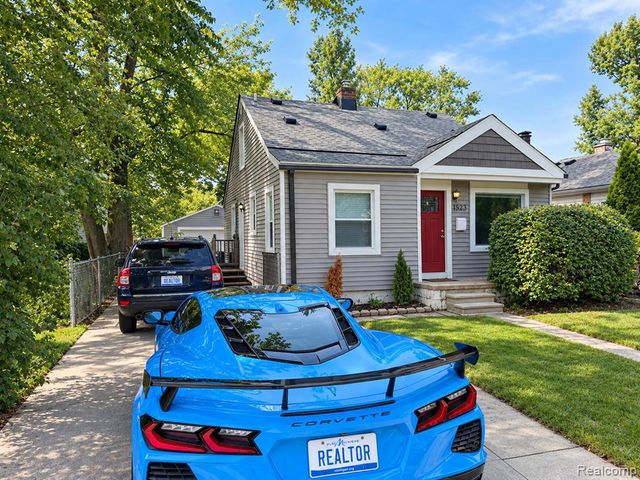 1522 S Campbell Road, Royal Oak, MI 48067