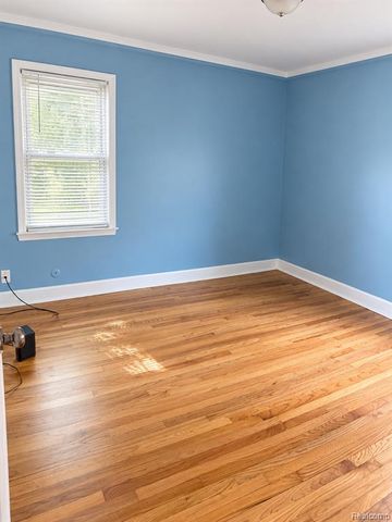 1522 S Campbell Road, Royal Oak, MI 48067