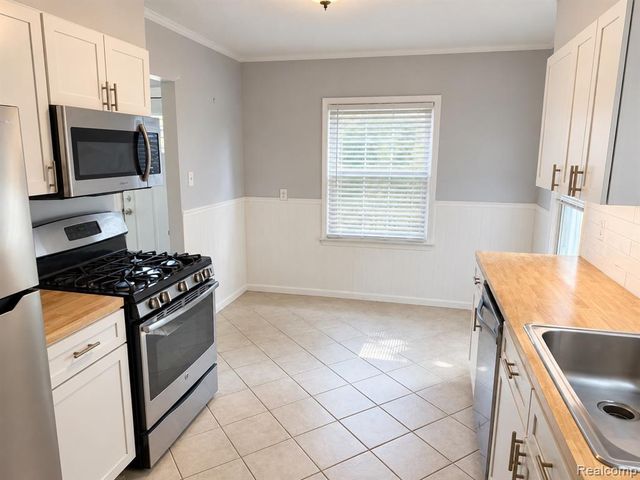1522 S Campbell Road, Royal Oak, MI 48067