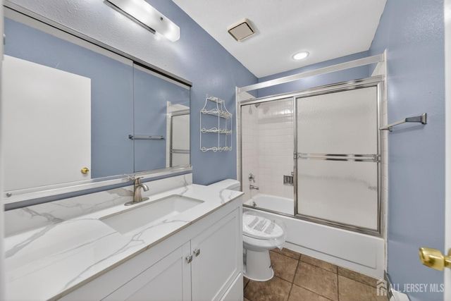 487-A Grandin Road, Monroe, NJ 08831