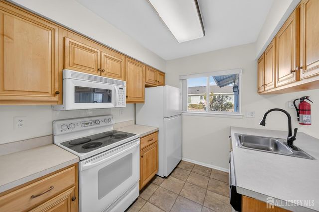 487-A Grandin Road, Monroe, NJ 08831