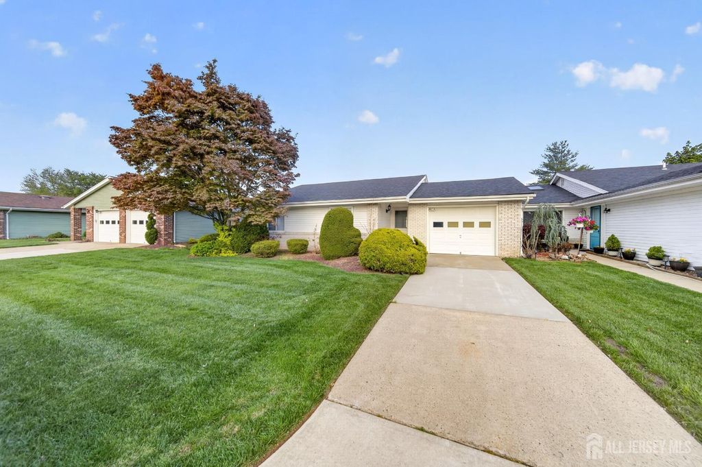 487-A Grandin Road, Monroe, NJ 08831