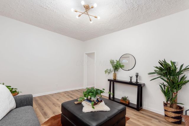 130 E Woodrow Avenue, Columbus, OH 43207