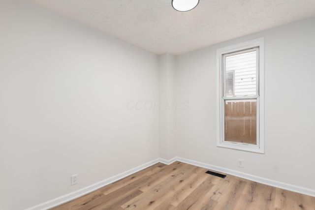 130 E Woodrow Avenue, Columbus, OH 43207