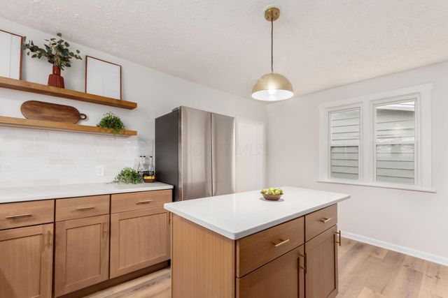 130 E Woodrow Avenue, Columbus, OH 43207