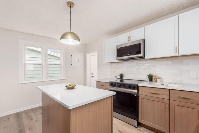 130 E Woodrow Avenue, Columbus, OH 43207