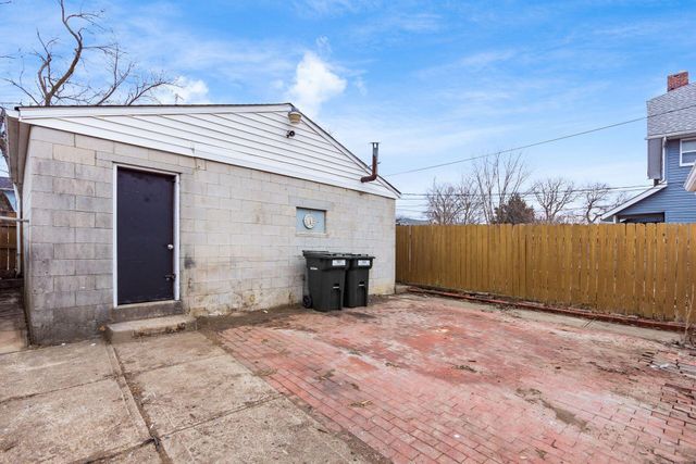 130 E Woodrow Avenue, Columbus, OH 43207