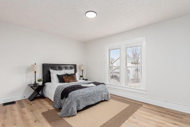 130 E Woodrow Avenue, Columbus, OH 43207