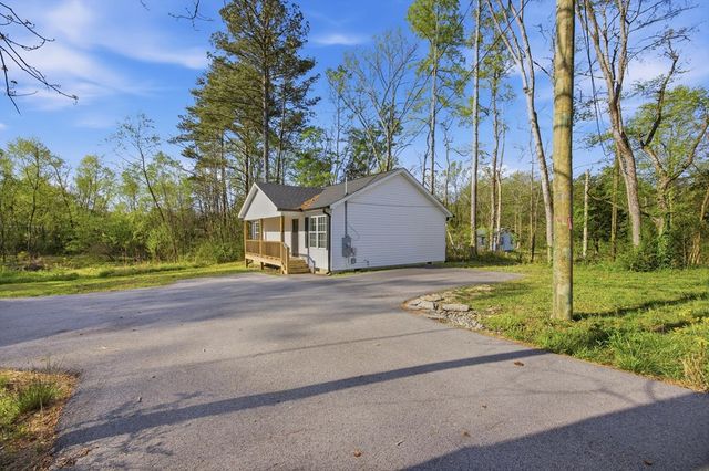 134 Buster Ln, Rocky Face, GA 30740