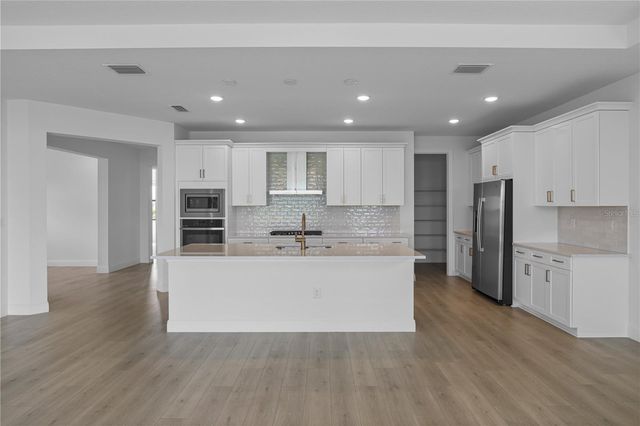 18119 CRESSWIND TERRACE, Lakewood Ranch, FL 34211