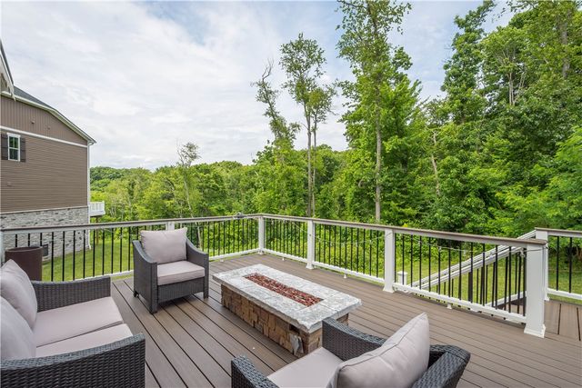 160 COLE DRIVE, Robinson Twp, PA 15136