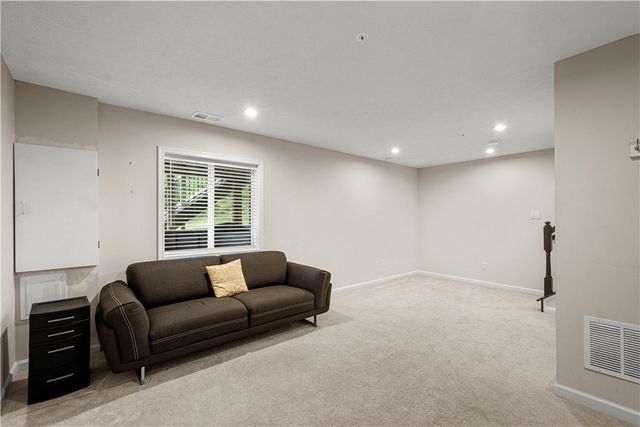 160 COLE DRIVE, Robinson Twp, PA 15136