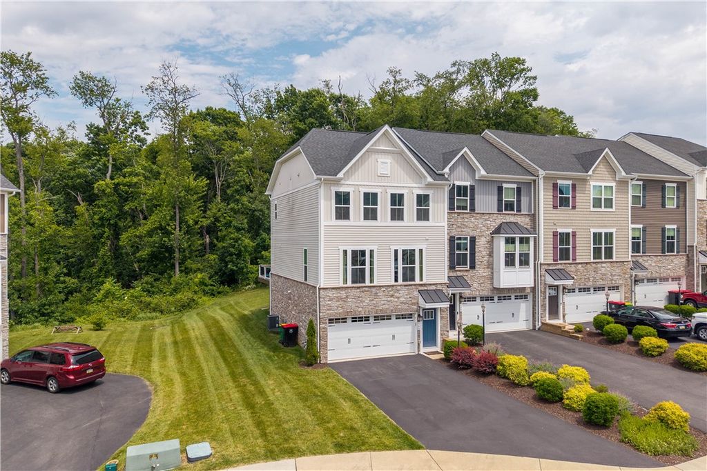 160 COLE DRIVE, Robinson Twp, PA 15136