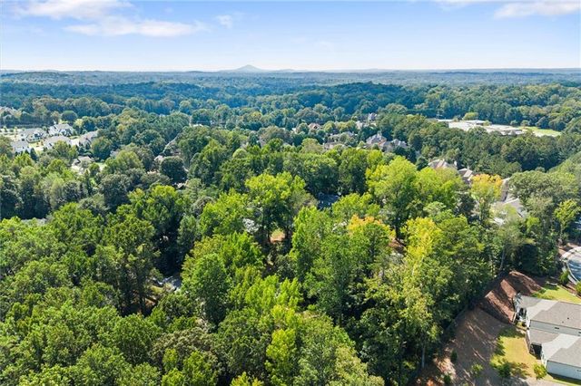 4916 Hawk Trail NE, Marietta, GA 30066
