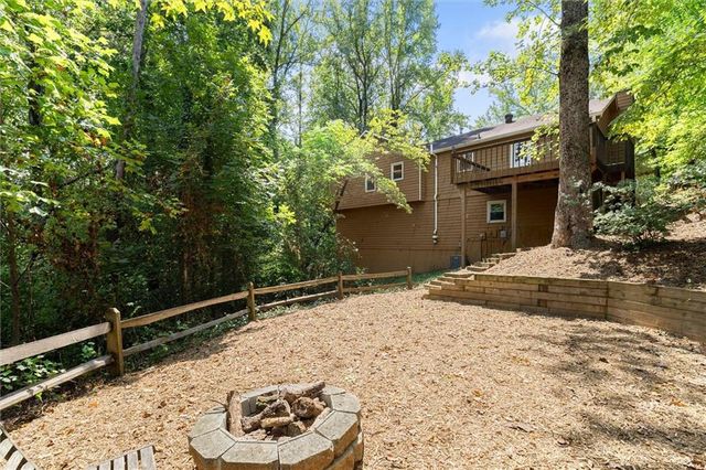 4916 Hawk Trail NE, Marietta, GA 30066