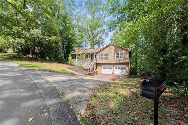 4916 Hawk Trail NE, Marietta, GA 30066