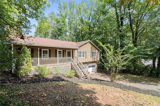 4916 Hawk Trail NE, Marietta, GA 30066