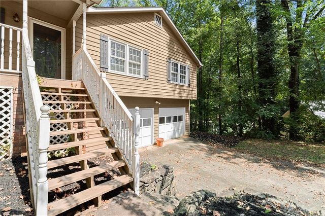 4916 Hawk Trail NE, Marietta, GA 30066