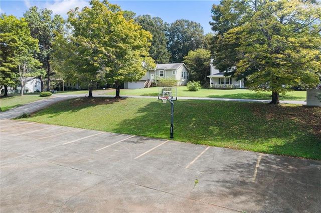 4916 Hawk Trail NE, Marietta, GA 30066