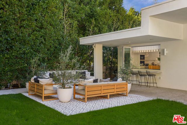 1130 Maytor Place, Beverly Hills, CA 90210