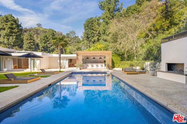 1130 Maytor Place, Beverly Hills, CA 90210