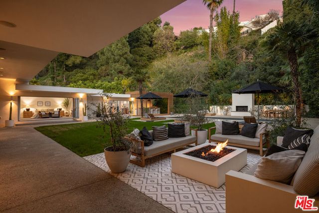 1130 Maytor Place, Beverly Hills, CA 90210