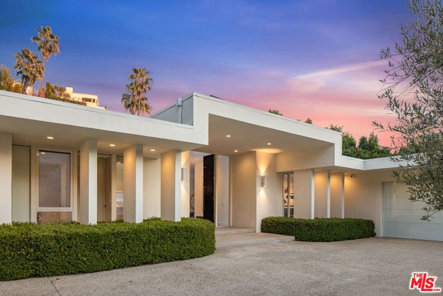 1130 Maytor Place, Beverly Hills, CA 90210