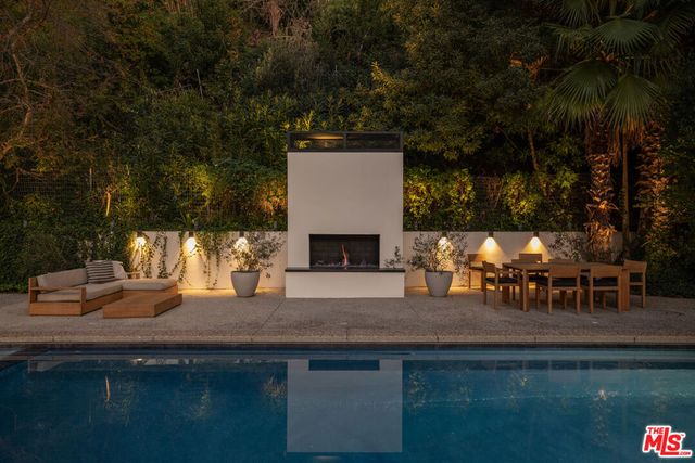 1130 Maytor Place, Beverly Hills, CA 90210