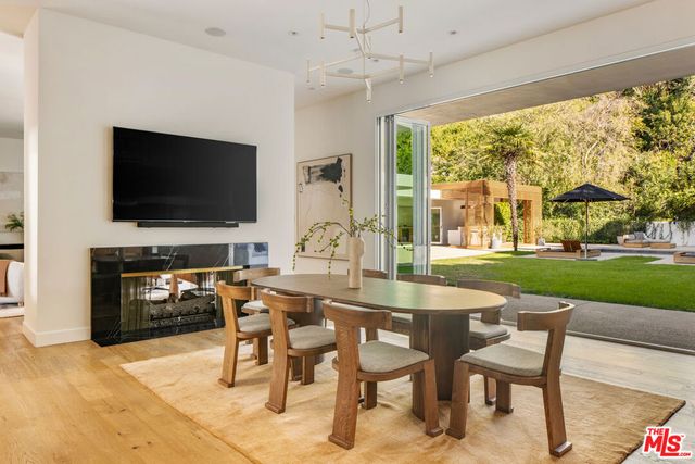 1130 Maytor Place, Beverly Hills, CA 90210