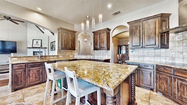 1641 Hidden Bluff Court, Prosper, TX 75078