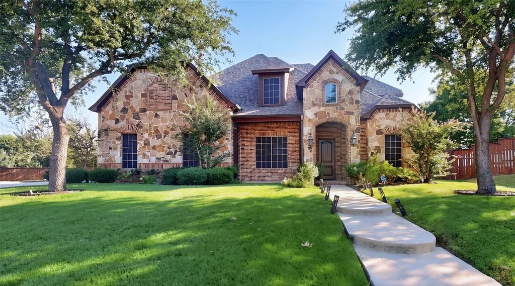 1641 Hidden Bluff Court, Prosper, TX 75078