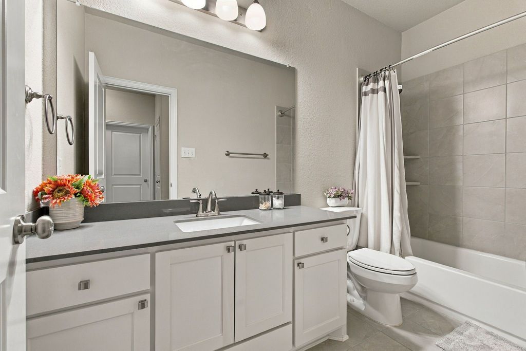 288 Brazos Street, Burleson, TX 76028 — photo 5