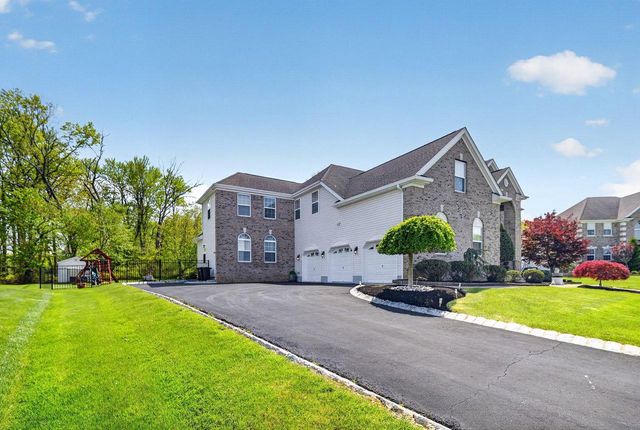 45 EMERALD RD, Robbinsville, NJ 08691