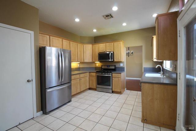 513 De Flores Cir, Rio Vista, CA 94571