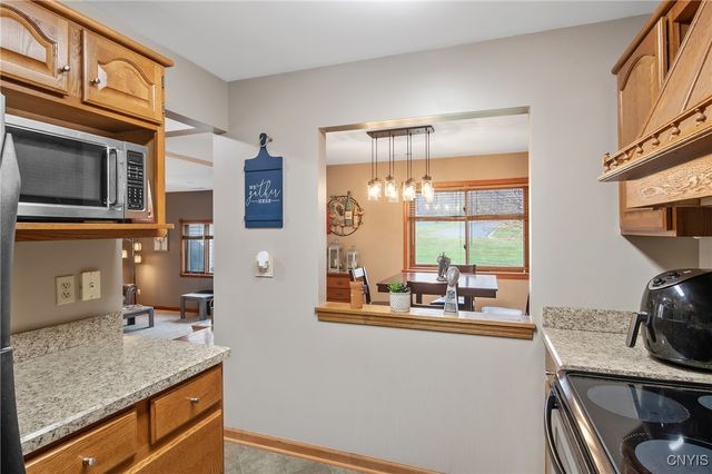 201 Woburn Drive, Camillus, NY 13031