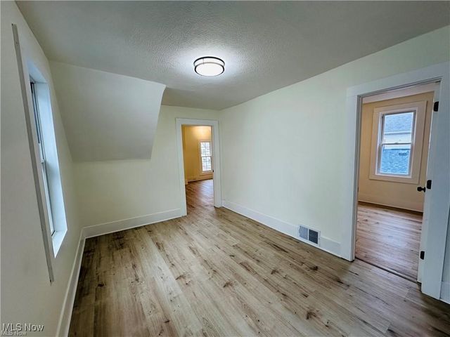 3250 W 127th Street, Cleveland, OH 44111