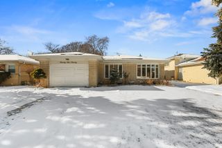 2220 S Chestnut Street, Des Plaines, IL 60018