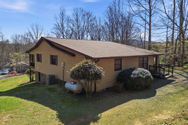 2083 Woodlake Lane, Young Harris, GA 30582