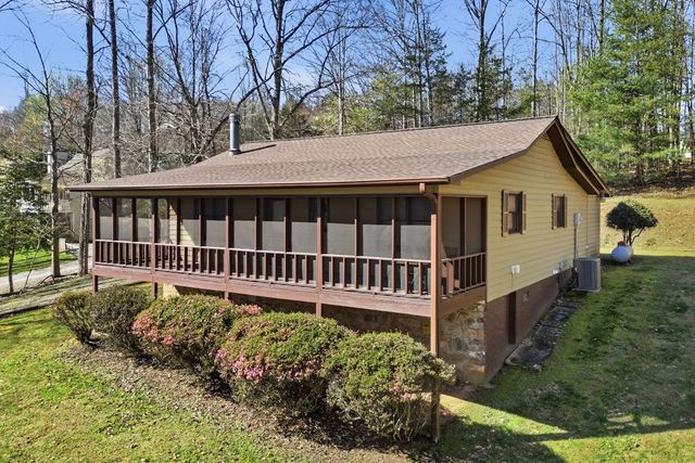 2083 Woodlake Lane, Young Harris, GA 30582