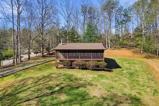 2083 Woodlake Lane, Young Harris, GA 30582