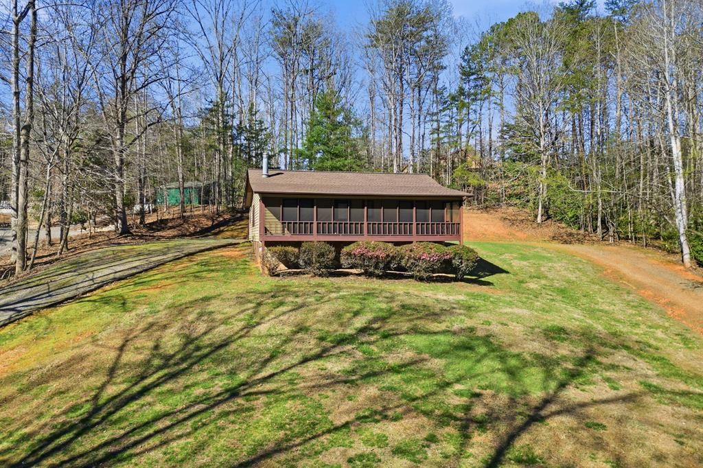2083 Woodlake Lane, Young Harris, GA 30582