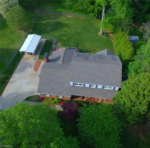 104 Ben Nevis Drive, Kernersville, NC 27284