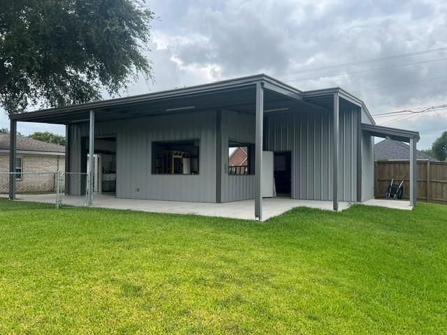 3601 17th Street N, Texas City, TX 77590