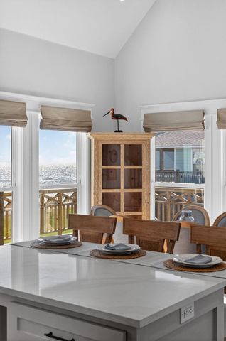 990 Peachtree, Gilchrist, TX 77617