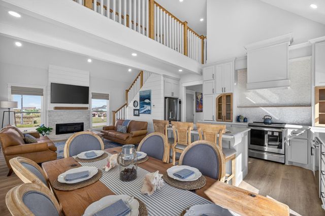 990 Peachtree, Gilchrist, TX 77617