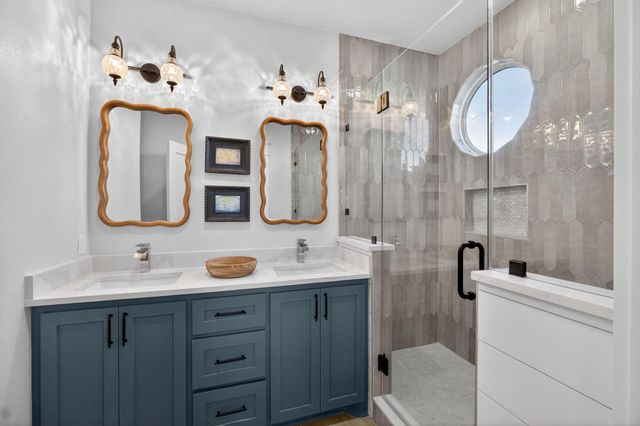 990 Peachtree, Gilchrist, TX 77617