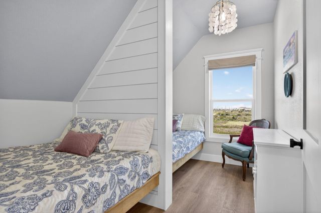 990 Peachtree, Gilchrist, TX 77617